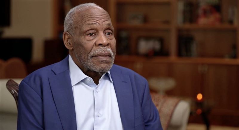 丹尼葛洛佛(Danny Glover)首度公開自己罹患阿茲海默症的消息。(圖/翻攝自X平台)
