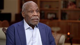丹尼葛洛佛（Danny Glover）首度公開自己罹患阿茲海默症的消息。（圖／翻攝自X平台）