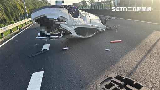 撞國道護欄翻肚…27歲男「甩出來掉地」亡