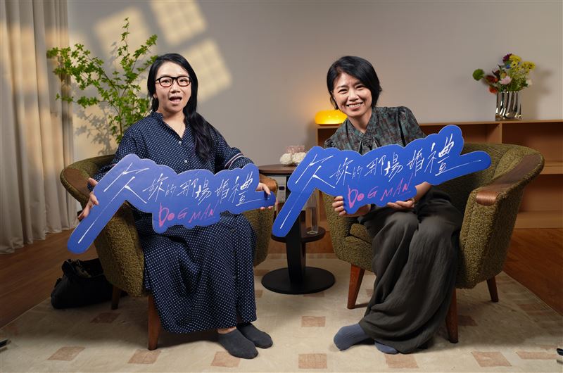 陶晶瑩訪問嚴藝文。(圖/《女人心事》提供)