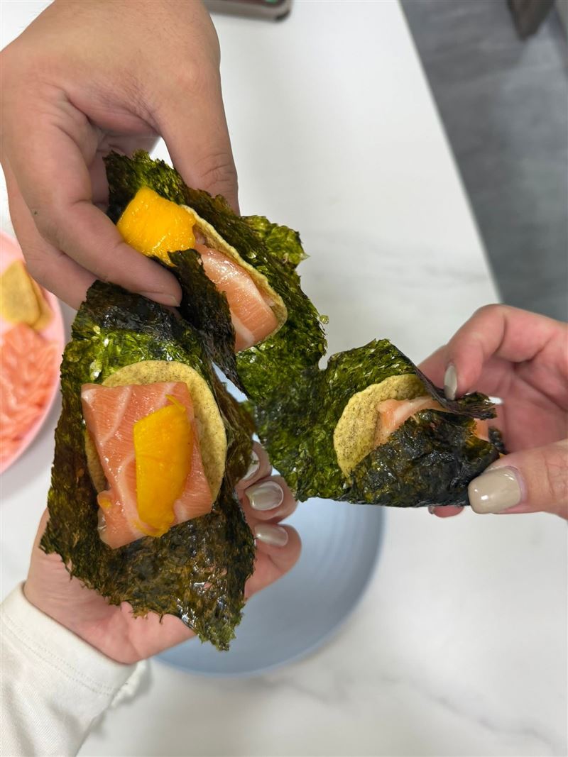 有網友在「大全聯 好物分享社」PO出生魚片新吃法。（圖／翻攝自「大全聯 好物分享社」臉書）
