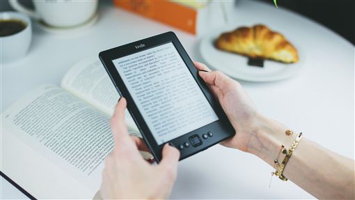 電子書更方便？東大研究：它讓大腦更省力
