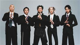 美秀集團過去五人體制時期的宣傳合照。（圖／翻攝自美秀集團 Amazing Show官網）