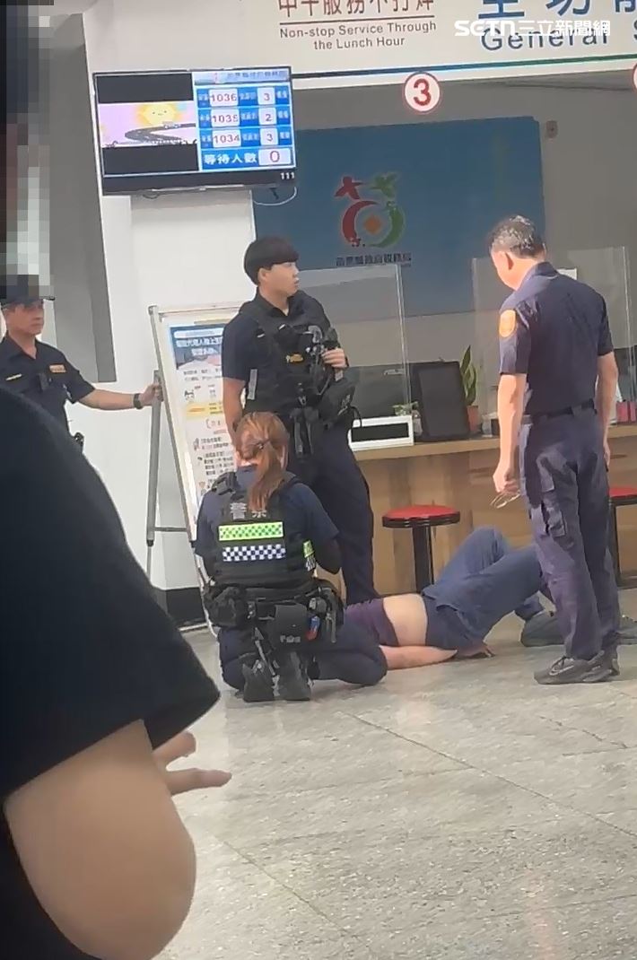 苗栗縣稅務局男員工情緒失控在辦公室大鬧,被依妨害公務罪移送,檢察官裁定2萬元交保。(圖/翻攝畫面)
