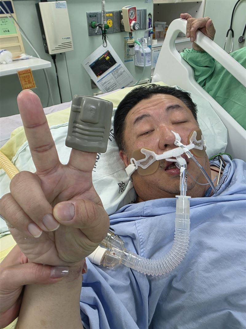 胡博硯驚傳因腦血管瘤破裂送醫，緊急送醫。（圖／翻攝自胡博硯臉書）