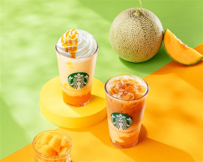 星巴克以最具代表性的夏季水果——哈密瓜為主角，推出兩款期間限定飲品。（圖／品牌業者提供）