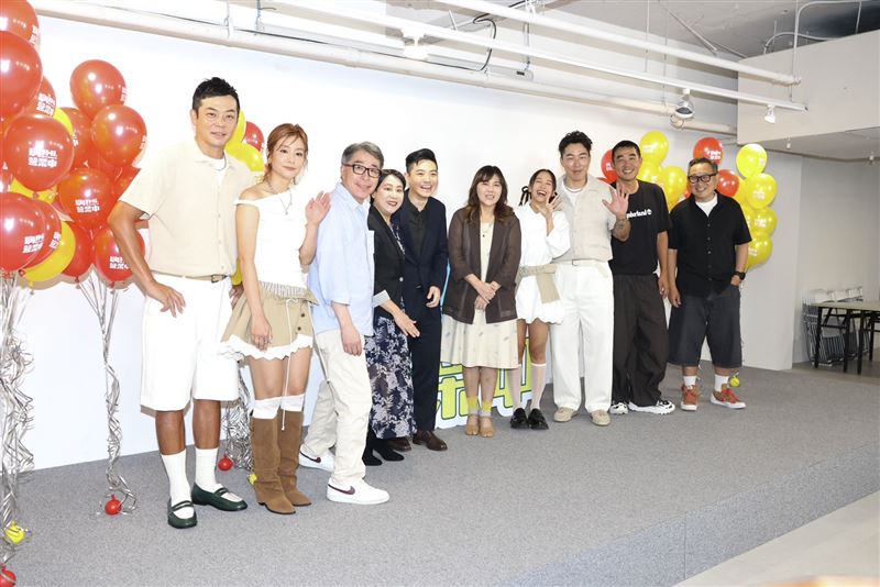 王貞妮(中)出席新節目記者會。(圖/記者田俊彥攝影)
