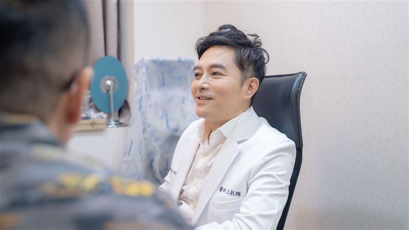 光澤醫美診所涉偷拍 創辦人王朝輝遭通緝