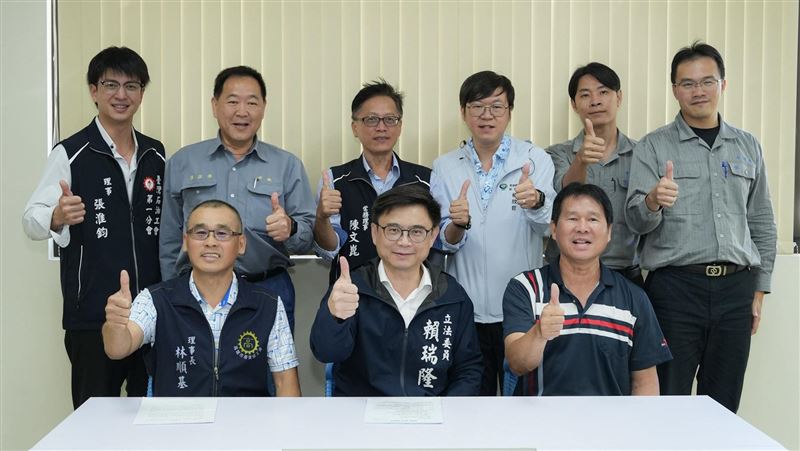 行政院拍板！成功爭取勞退純舊制改革