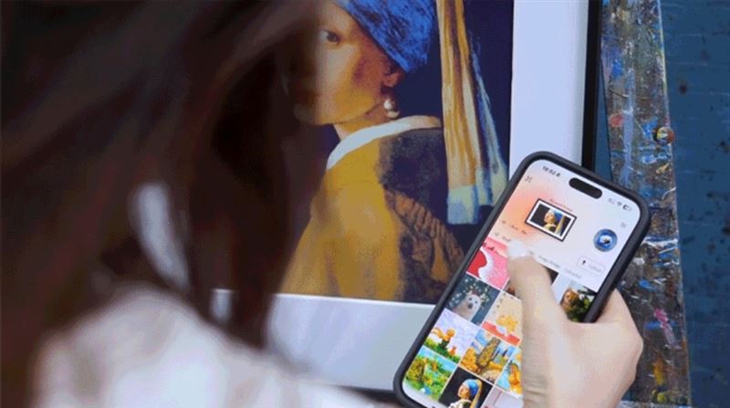「電子畫框」擁有專屬APP，可隨時隨地更換畫框內的圖片。（圖／flyingV提供）
