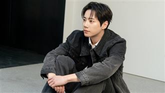 男星落魄打工　遭經紀人撞見爆哭：太丟臉