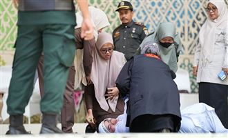 和男伴直播接吻觸法！印尼女遭鞭刑27下