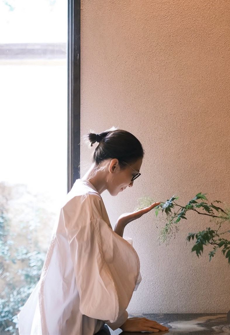 戴佩妮近照被歌迷以為她有喜了。(圖/翻攝自IG)