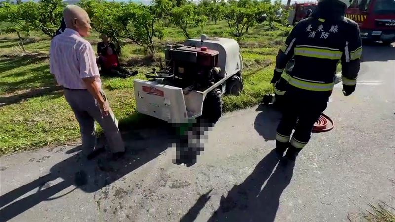 半身卡農藥噴灌車底..釋迦農詭露雙腳曝屍