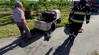 半身卡農藥噴灌車底..釋迦農詭露雙腳曝屍