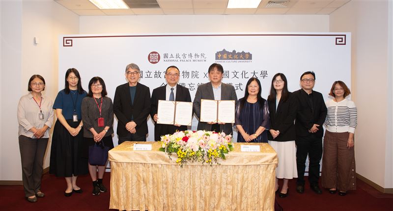 文化大學攜手故宮整合博物館資源與韓語教學能量,推動文物研究、展覽策畫及韓語導覽人才培育,共育跨文化人才。(圖/中國文化大學提供)