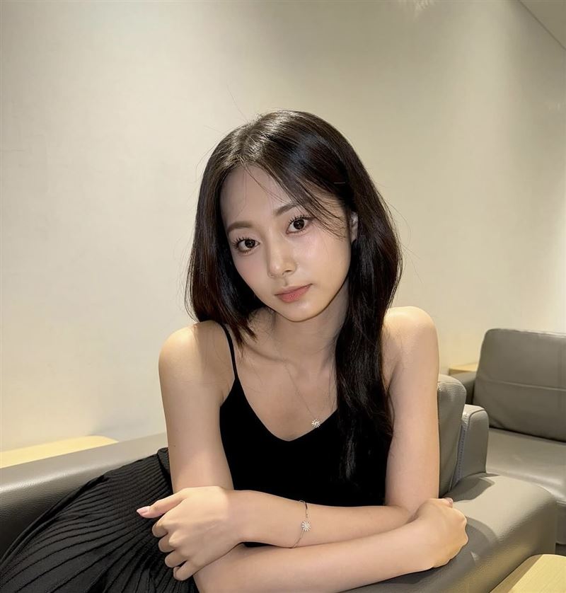 周子瑜精緻五官向來擁有高辨識度。(圖/翻攝自周子瑜 Instergram )