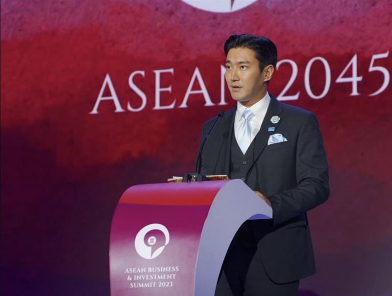 韓國長壽天團 Super Junior 成員崔始源在社群平台上的敏感舉動,再度捲入政治立場的輿論風暴。(圖/翻攝自IG @siwonchoi)