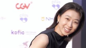 演鐵拳教育恐龍家長爆紅　朴智妍登上紅毯