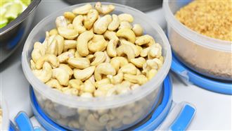 男買1健康食品整桶吃光 尿不出來終生洗腎