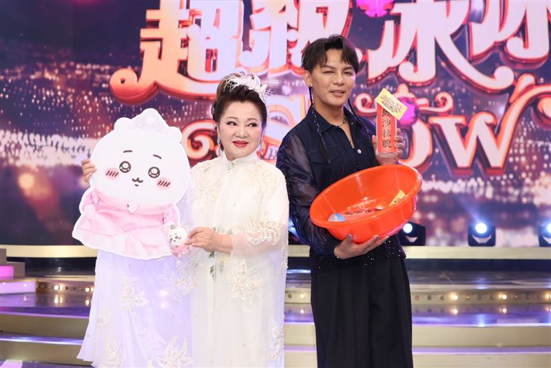 白冰冰與節目班底曾瑋中都沒得金曲獎。(圖／記者鄭孟晃攝影）