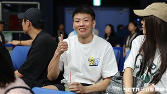 關達祐赴韓挺隊友　買蛋塔慰勞辛苦全隊