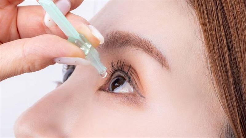眼睛乾澀亂點人工淚液 恐「越點越乾」