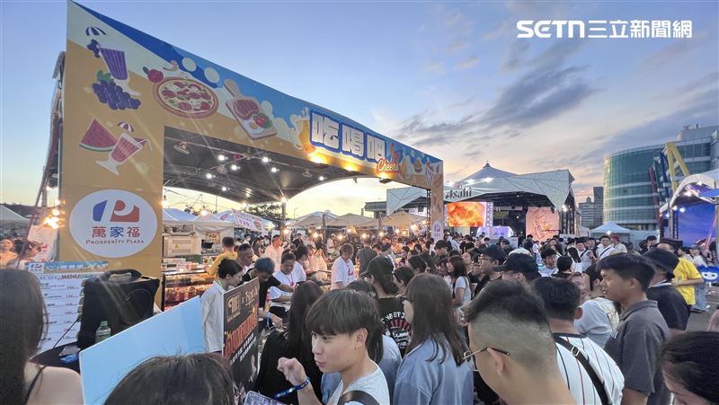 萬家福高雄啤酒節提供熱食 1服務超貼心