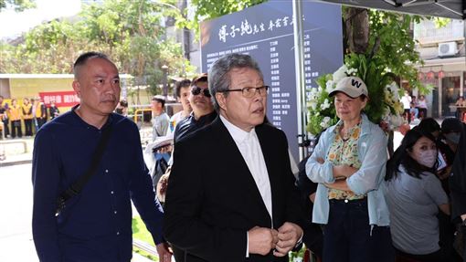 傅子純告別式今舉行！楊烈不捨送別