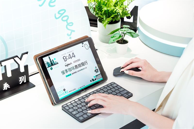 「Logi Café 羅技城市咖啡所」現場同步展出多款熱門產品。(圖/Logitech提供)