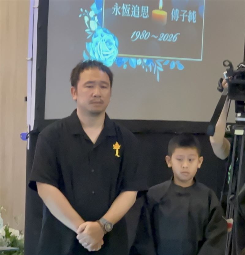 傅子純的弟弟傅子寧(左)與游安順兒子游禮。(圖/民視提供)