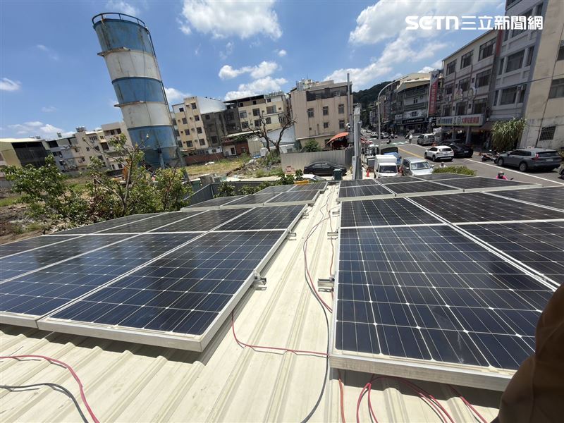 彰化發生太陽能板觸電意外，63歲屋主遭電擊，送醫不治。（圖／翻攝畫面）