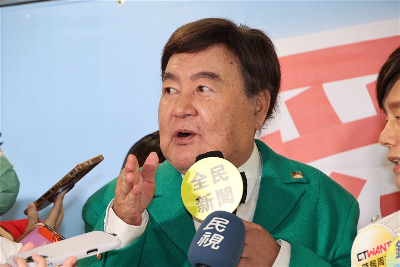 方駿受訪談近況。(圖/記者鄭孟晃攝影)