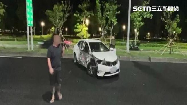 高雄男酒駕撞工程車 記者採訪遭攻擊受傷