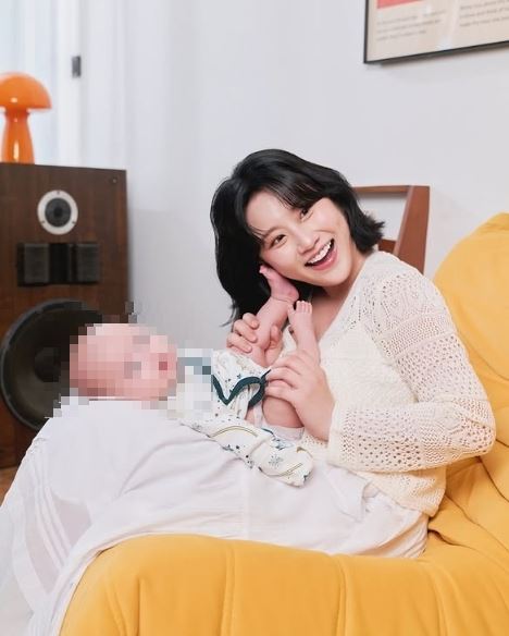 除了分享美照,焦凡凡近期也不時更新育兒生活。(圖/翻攝自焦凡凡IG)
