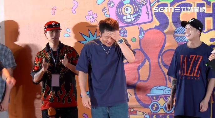李洋今天挑戰跳舞,聽到要再一次嚇到瞪大眼睛還擦汗(圖/翻攝畫面)