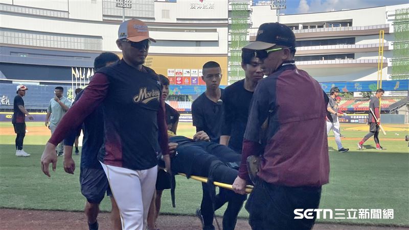 賽前強襲球擊中林承飛頸部 擔架抬離送醫