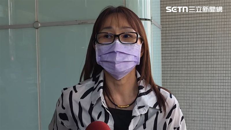 鄭女將電動車送回中華賓士關渡廠檢測,技師在洲美快速道路測試發生引擎蓋上掀事故。(圖/翻攝畫面)