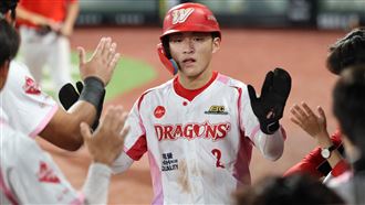 龍隊掃16安灌11分退悍將　下半季首勝到手
