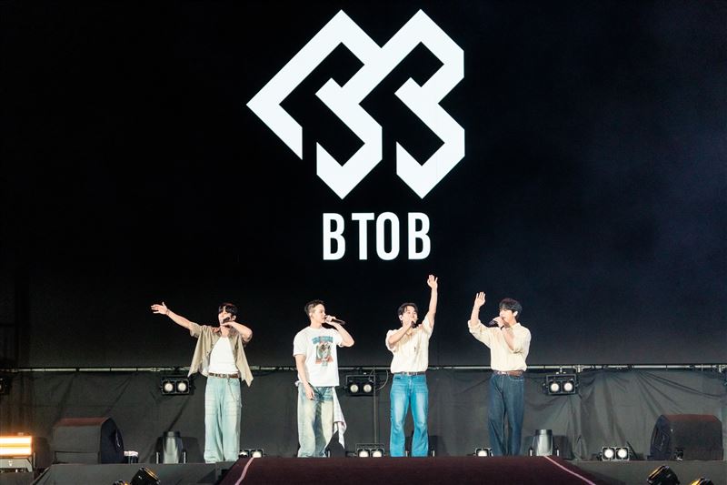 韓團BTOB登上高雄啤酒節演出。(圖/讀者提供)