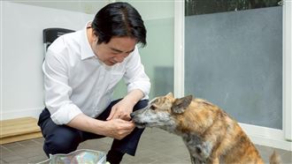 賴清德「親口」認證肉條很對斑斑胃口