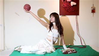 獨／女星13歲罹癌王吐血　父母簽放棄治療