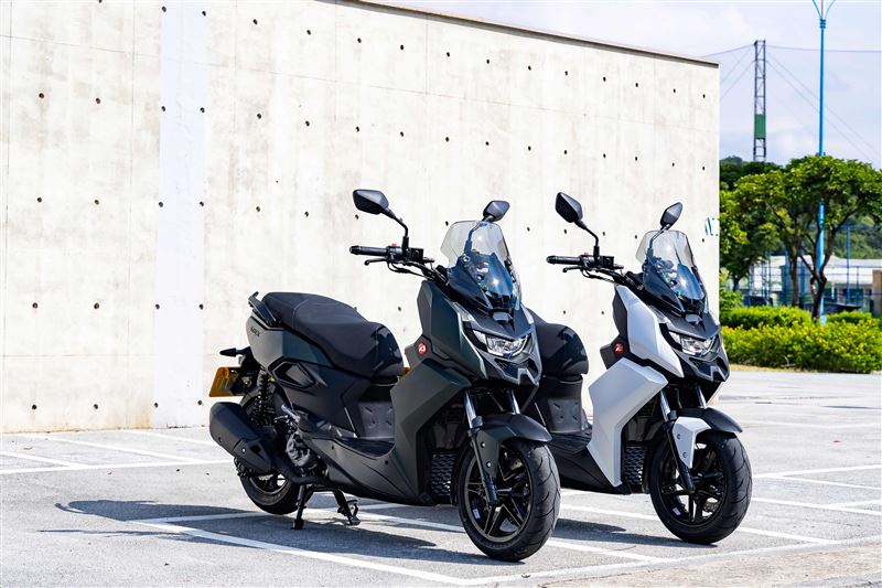 STR X 300建議售價15萬6,800元（不含牌險）。（圖／宏佳騰提供）