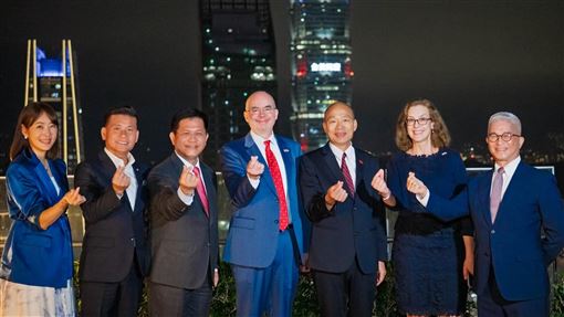 台北101為美國國慶點燈 韓國瑜林佳龍同框