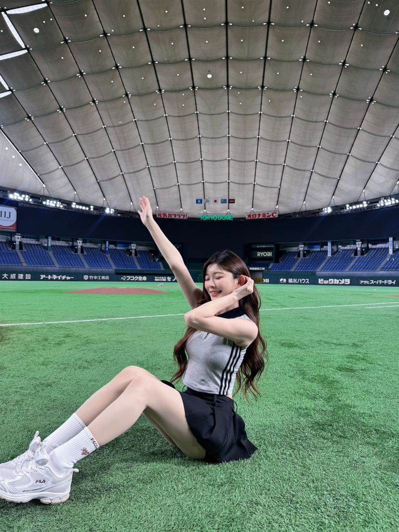 樂天女孩穎樂於東京巨蛋（圖／樂天桃猿提供）