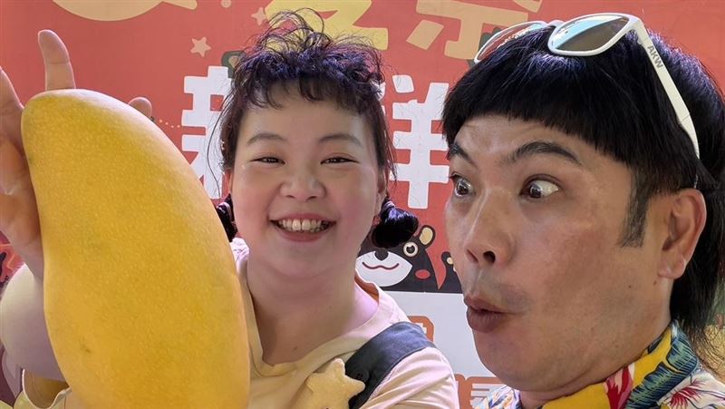 馬國弼與宮美樂赴高雄。(圖/民視提供)