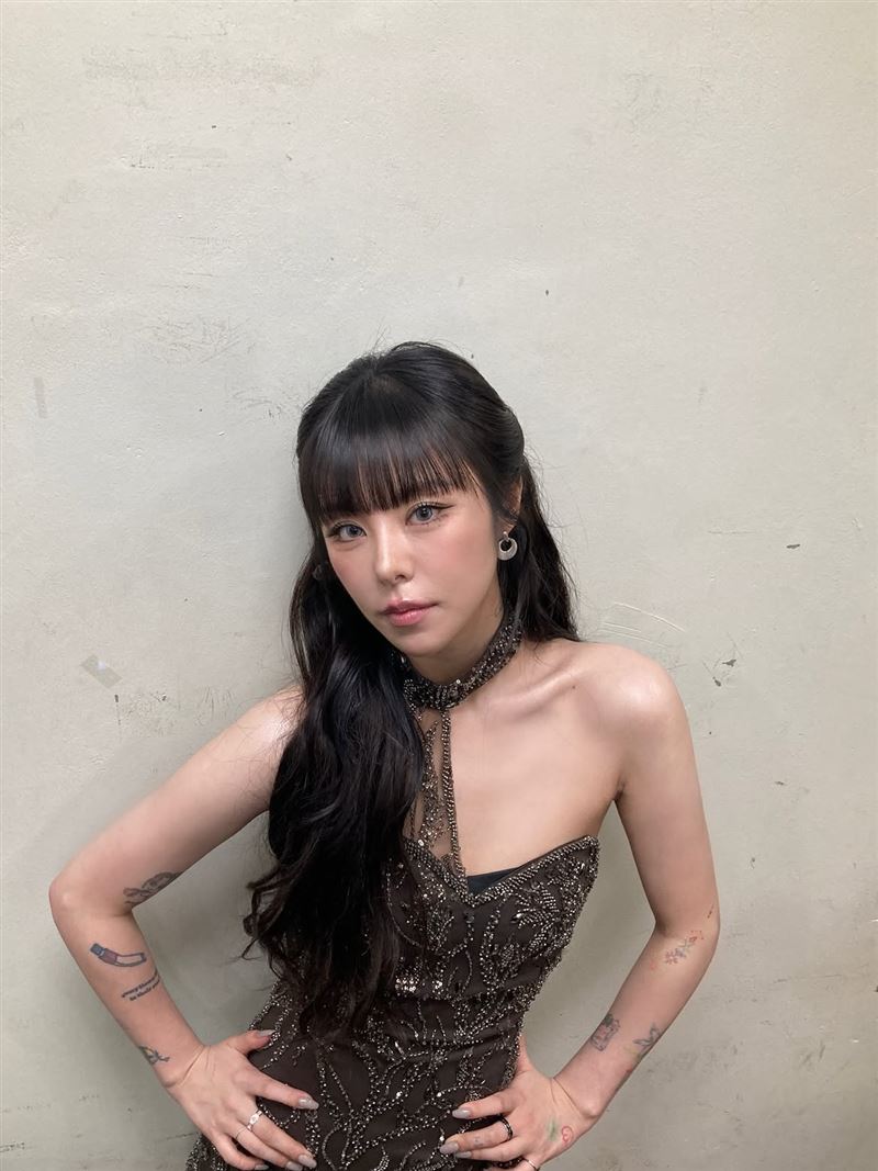 MAMAMOO輝人驚傳開唱前急診送醫。(圖/翻攝自IG@whee_inthemood)