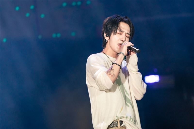 SJ成員藝聲登上高雄啤酒節演出。(圖/讀者提供)