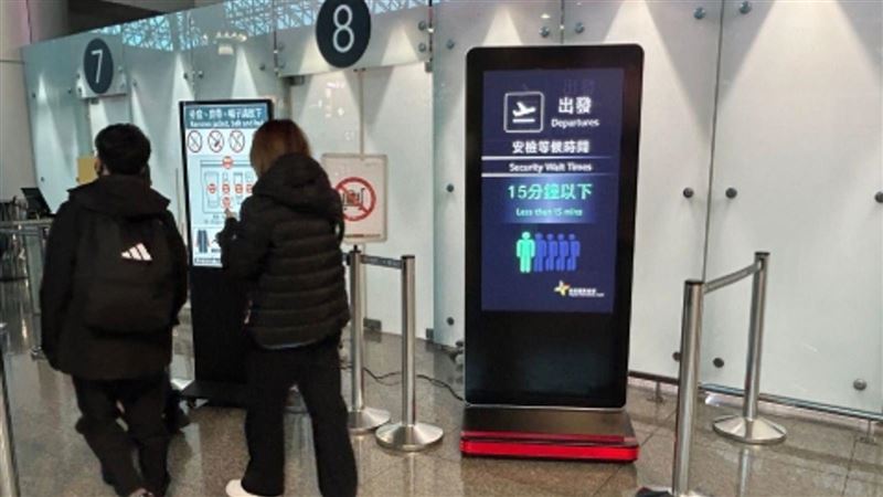 出國不能帶？機場安檢1手持小物堆成山