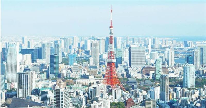 為因應觀光客暴增帶來的行政成本,日本東京都政府近日宣布重大稅制變革,自2027年4月1日起,現行的定額「住宿稅」將正式改為按房價比例課徵的「定率制」。(示意圖/Unsplash)